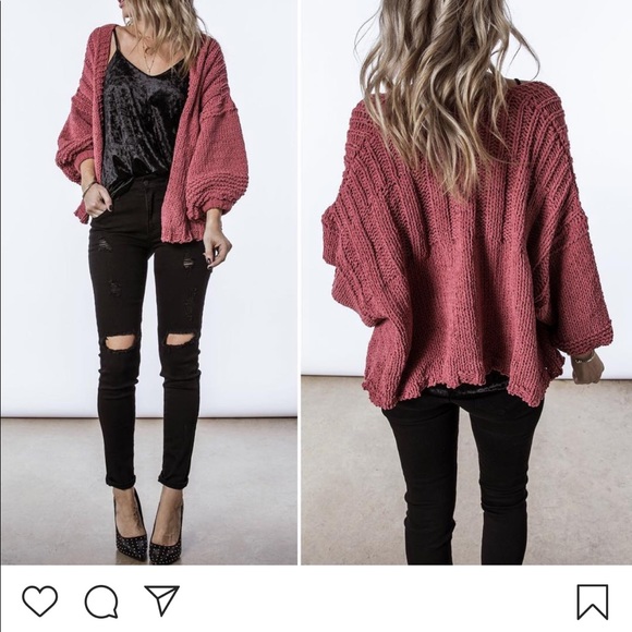 Sweaters - Emmer & Oat Raspberry bubble sleeve sweater NWOT